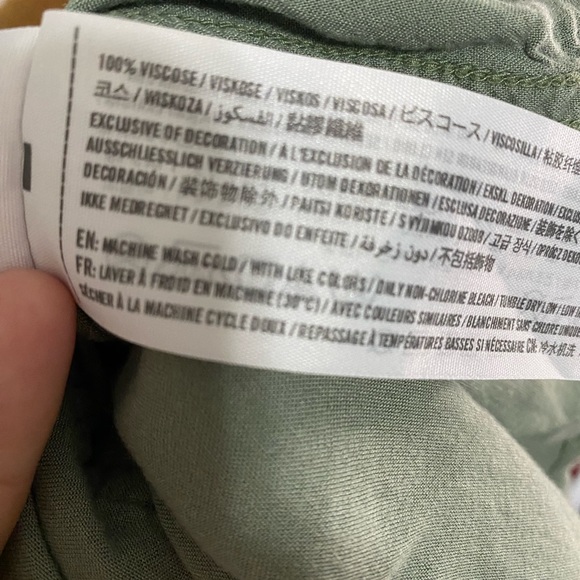 Abercrombie and Fitch Small Button-down Crop - Picture 8 of 8